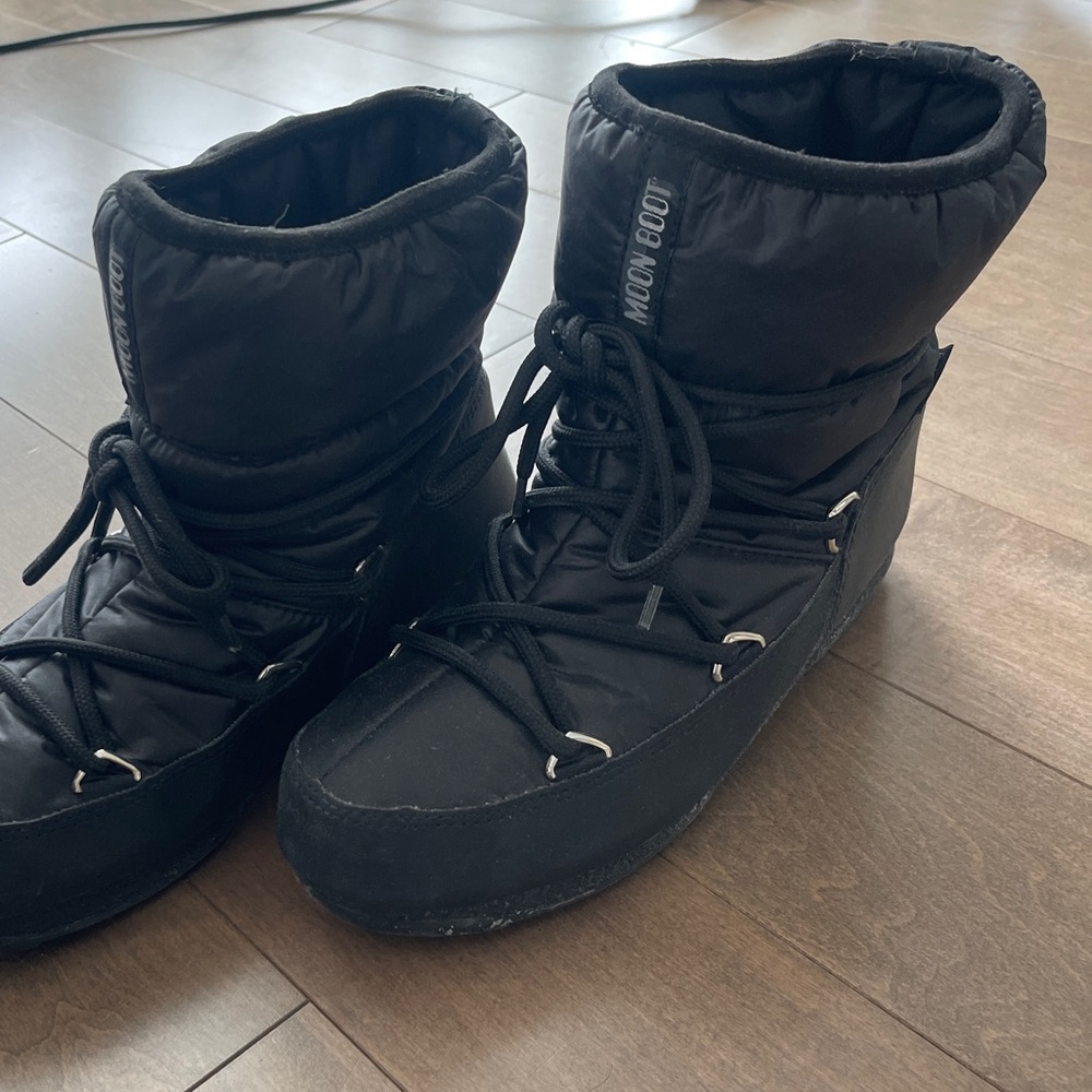Moon Boot - Picture 2 of 4